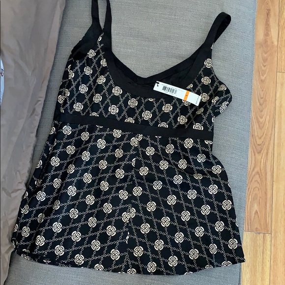 Brand new. Never worn. 100% silk material - Picture 2 of 3